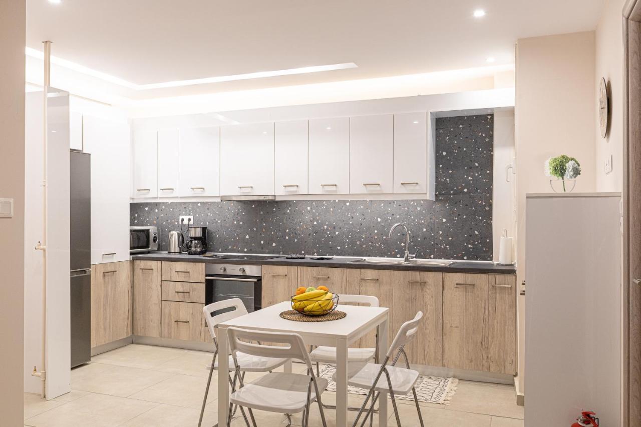 Amazing Apartment Near Metro Station! Athen Exterior foto